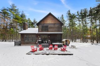 Huge Cabin, Whiteface, Hot Tub, Sauna & Game Room - 0