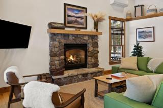 Huge Cabin, Whiteface, Hot Tub, Sauna & Game Room - 8