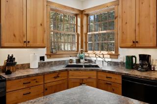 Huge Cabin, Whiteface, Hot Tub, Sauna & Game Room - 7