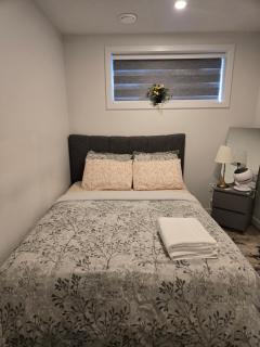 Parkside Basement Suite - 8