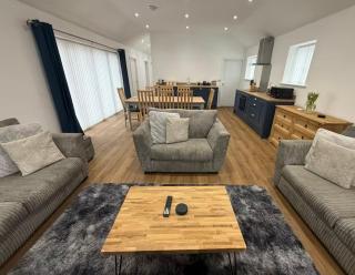 Oak View at Moss Bank Farm - Wrexham - 1