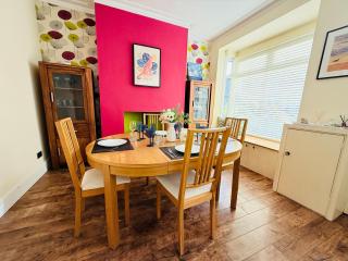 Last-Minute Reserve l Exclusive Deal l Sleeps Up to 5 l Free Parking l cottage l close to city - 5