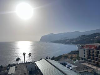 Sunset Ocean View Apartment - 4