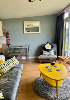 23 Sea Valley, Quiet Chalet at Bideford Bay holiday park - 5