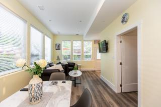 Sidney Solace 1BR Suite Minutes from Waterfront - 6