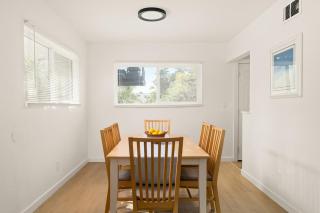 Relaxing 3BR Getaway in Central SD - 7