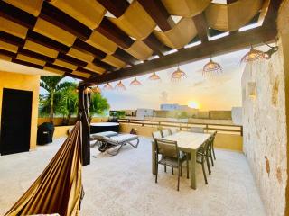 Lunada PH with Private Rooftop and Jacuzzi by Caribe Rentas - 8