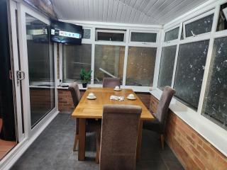 Stacey's Cozy Home - Basildon - 1