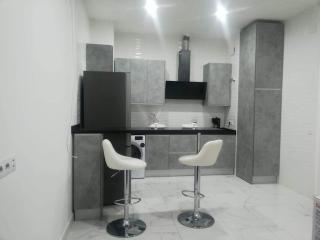 Airbhouse prívate rooms & Triana - 0