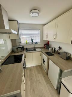 Look no further Gorgeous newly renovated contemporary chalet Sandown Bay Holiday Centre - 9