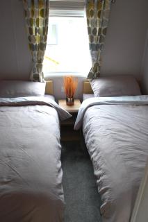 Castleton Static lodge on Wold View Fisheries Leisure Park - 1