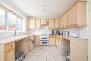 5 BD - Large House Oadby - 9