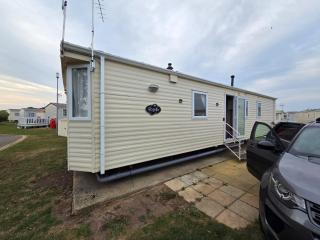 St Osyth, Clacton-on-sea, Cozy Beach side Caravan, Wifi, Tea and Coffee, Parking included - 0
