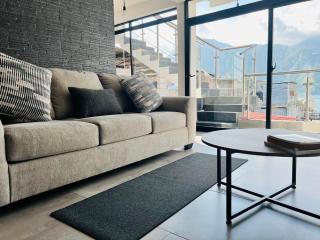 Casa con vista al lago y parqueo en la zona viva - 2