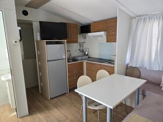 Auto-kamp Dvije suze 2 - 8