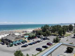 Crazy Beach Apartment - 6