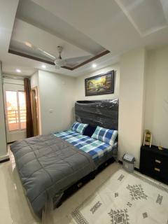 2 bed apartment with daily and monthly rents - 6