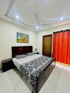 2 bed apartment with daily and monthly rents - 1