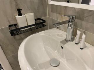 SARA 2 Luxe Royal Suite 1-BR Prime Location - Riyad - 7