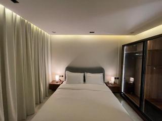 SARA 2 Luxe Royal Suite 1-BR Prime Location - 5