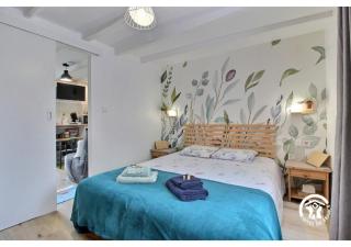 Le Tigîte B&B - Suite d'hôtes avec entrée privée, petit-déj autonome et linge fourni, lit Queen size et canapé BZ - 0