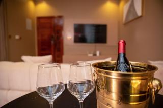 Cozy Loft Apartment - 3