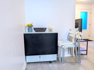 Bright & New 2 Beds Near Subway - 4