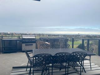 One bedroom with Spacious n Amazing water view apartment - 5