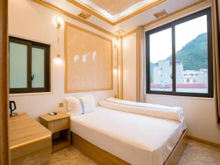 Nhà Nghỉ Quyền Ly - 3