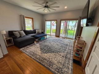 Crystal Lakehouse Sleeps 27 - 5