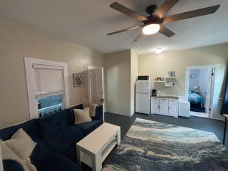 Crystal Lakehouse Sleeps 27 - 4
