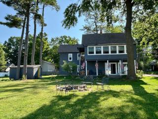 Crystal Lakehouse Sleeps 27 - 7