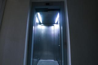 Luxury and Jacuzzi - City Center - 6