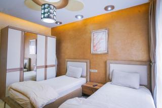 Luxury and Jacuzzi - City Center - 1