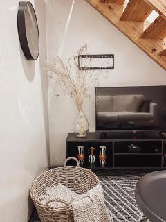 cozy loft apartment with 360 city views - 7