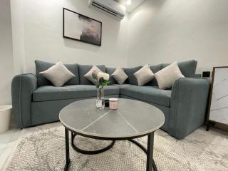 SARA 5 Elegant 1-BR Suite Prime Location - 0