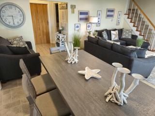 Lake and Lodge By KZOOBNB family - 9