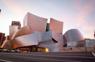 Luxury House 3-Level 4-bedroom, Free Parking and Patio - 1