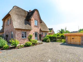 Holiday home with 2 bedrooms - 6