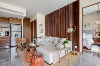 Luxury Penthouse with Private Rooftop Pool - 4