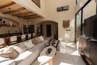 Chic 3BR Villa - 2 Pools with Rooftop Pool Modern Boho Design - 3