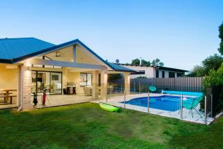 Fairways - Spacious Pool House by the Golf Course - 5