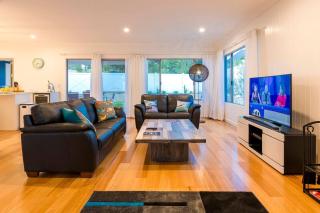 Little Hamptons - Beachside Retreat near Town Centre - 0