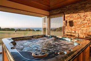 Incognito - An Exclusive Oceanfront Estate - 9