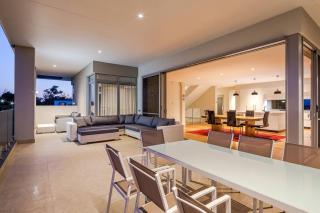 La Vacanza - Luxe Spacious Home with Ocean Views - 4