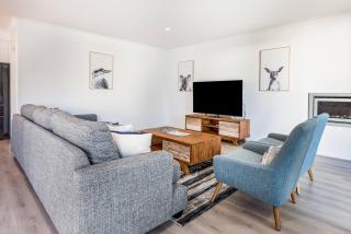 Fernweh - A Generous Hamptons-style Beachside Escape - 4