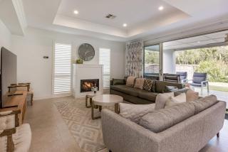 Hamptons By The Green - Grand Golfside Retreat - 9