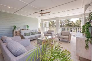 Hamptons By The Green - Grand Golfside Retreat - 6