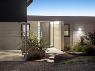 Hendon House - A Sprawling Family Estate - 3