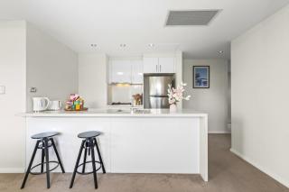 Oasis near Chatswood 2 Bedrooms Condo in Roseville - 4